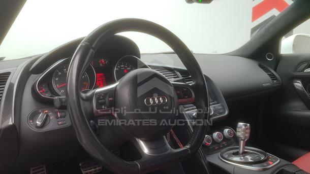 Photo 16 VIN: WUAAU24268N004412 - AUDI R8 