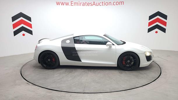 Photo 35 VIN: WUAAU24268N004412 - AUDI R8 