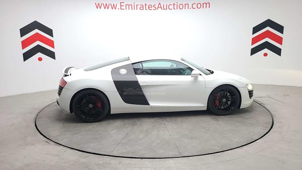 Photo 38 VIN: WUAAU24268N004412 - AUDI R8 