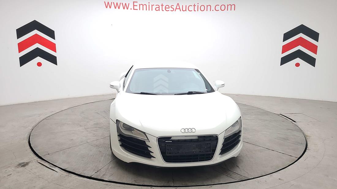 Photo 1 VIN: WUAAU24268N004412 - AUDI R8 