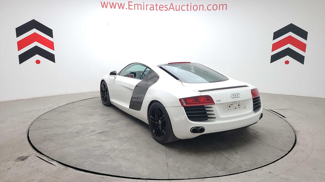 Photo 11 VIN: WUAAU24268N004412 - AUDI R8 