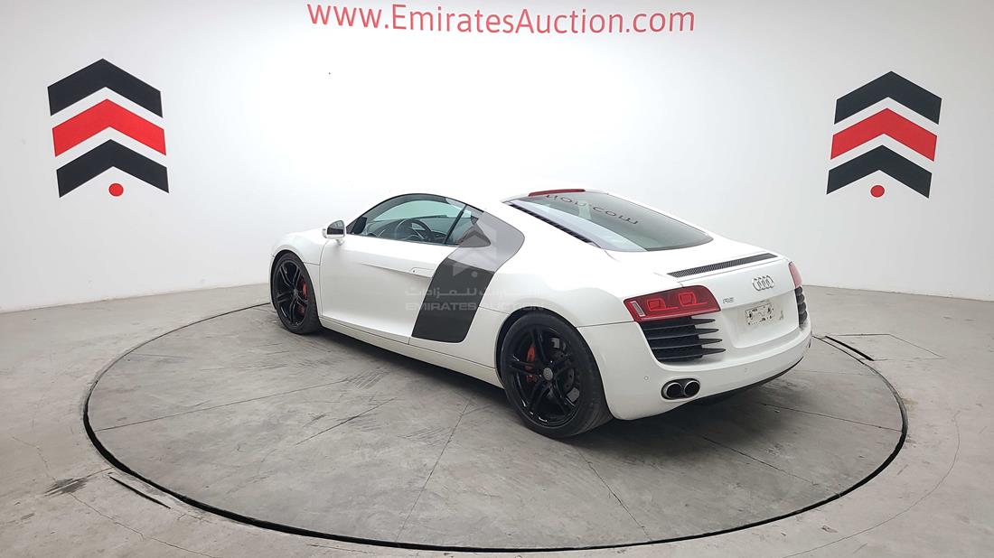 Photo 12 VIN: WUAAU24268N004412 - AUDI R8 