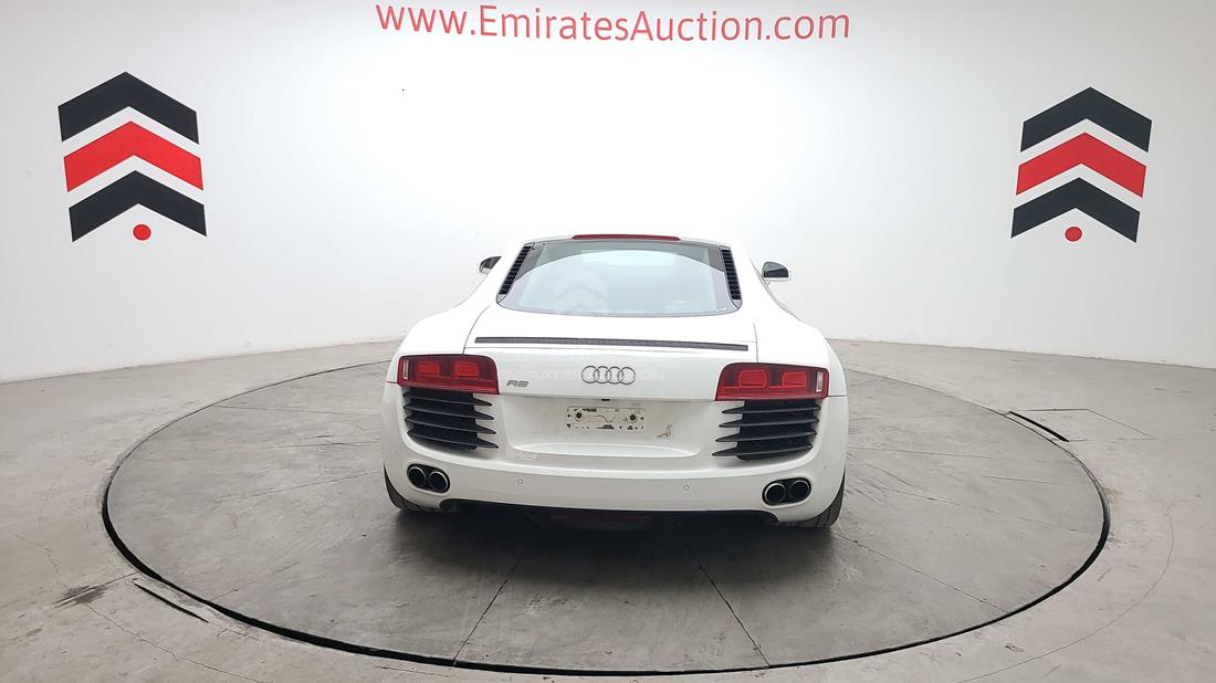 Photo 13 VIN: WUAAU24268N004412 - AUDI R8 