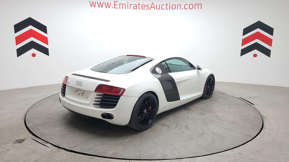 Photo 15 VIN: WUAAU24268N004412 - AUDI R8 