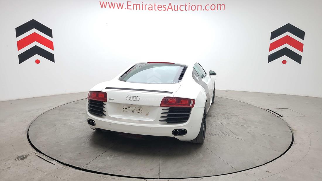 Photo 17 VIN: WUAAU24268N004412 - AUDI R8 