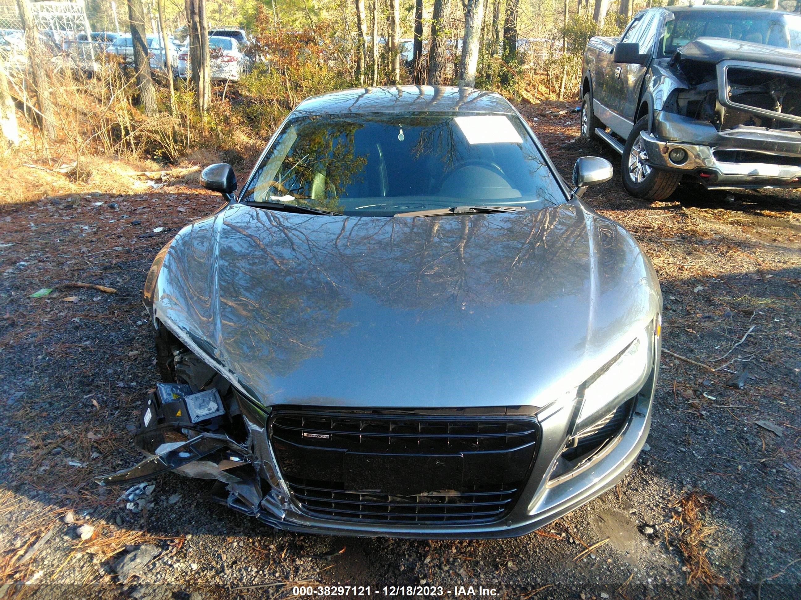 Photo 11 VIN: WUAAU34239N001068 - AUDI R8 