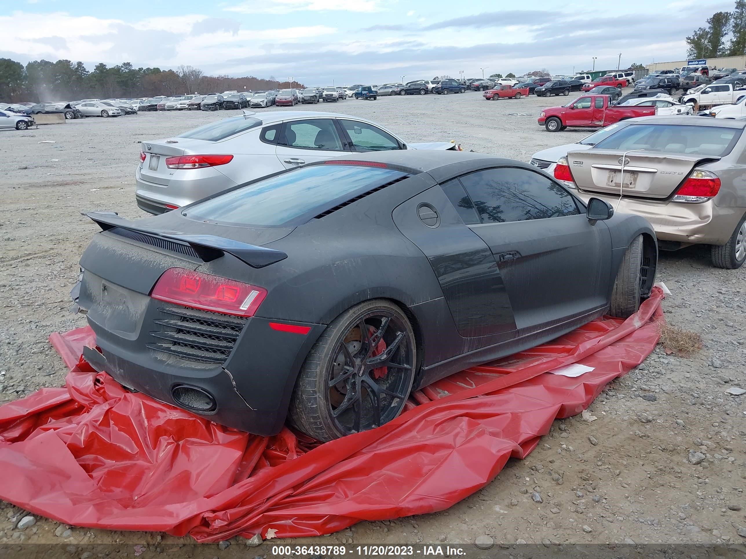 Photo 3 VIN: WUAAU34289N002961 - AUDI R8 