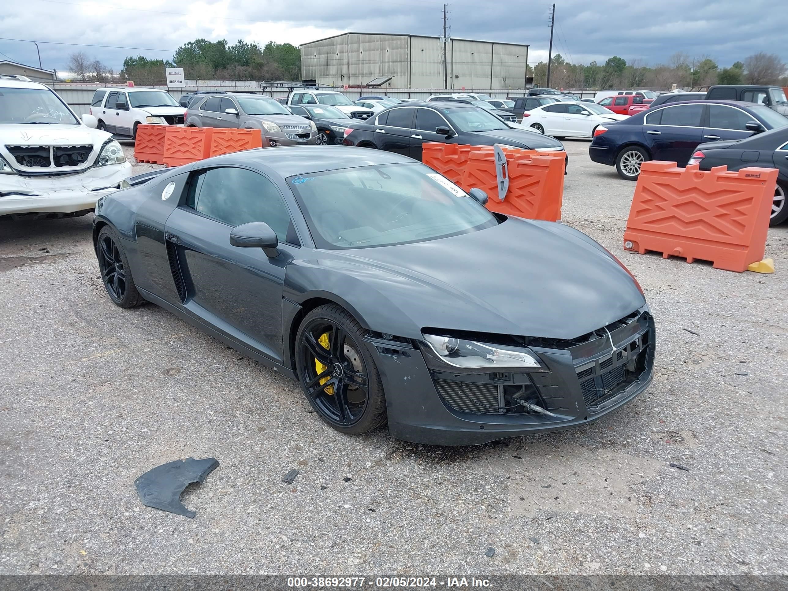 Photo 1 VIN: WUAAU34299N003942 - AUDI R8 