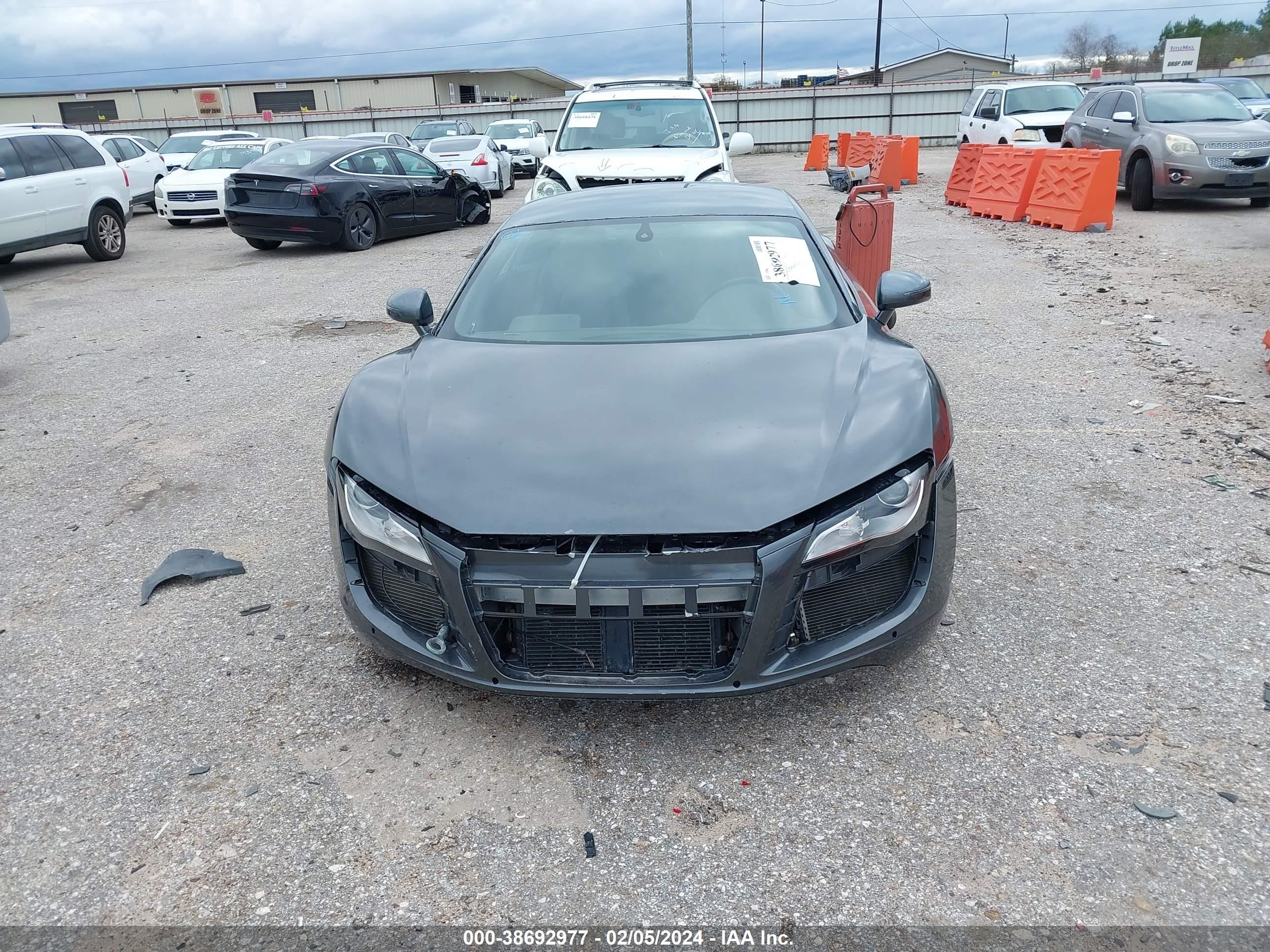 Photo 6 VIN: WUAAU34299N003942 - AUDI R8 