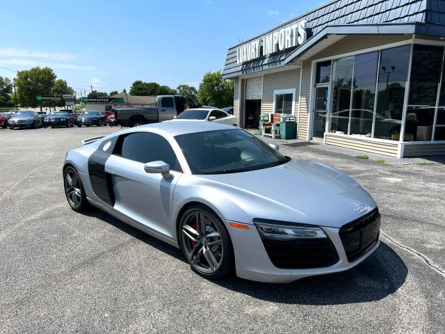 Photo 1 VIN: WUAAUAFG1F7001728 - AUDI R8 