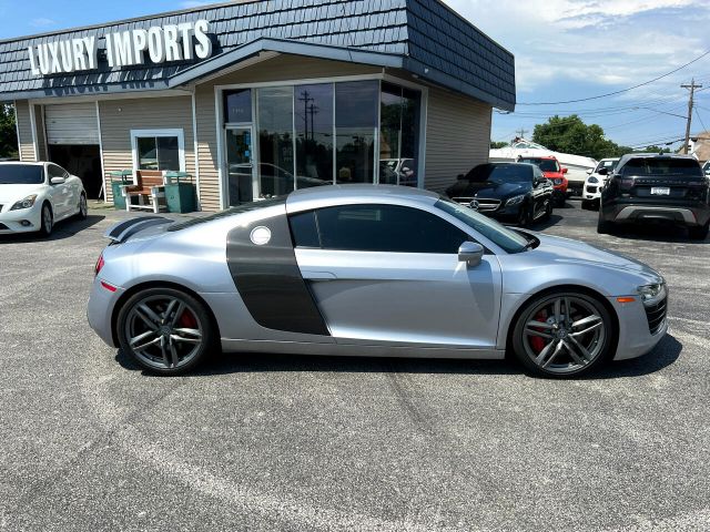 Photo 2 VIN: WUAAUAFG1F7001728 - AUDI R8 