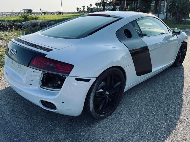 Photo 13 VIN: WUAAUAFG3EN002146 - AUDI R8 4.2 QUA 