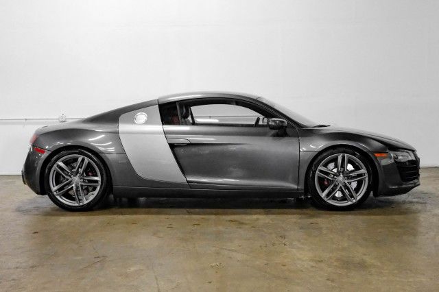 Photo 3 VIN: WUAAUAFG7EN001176 - AUDI R8 