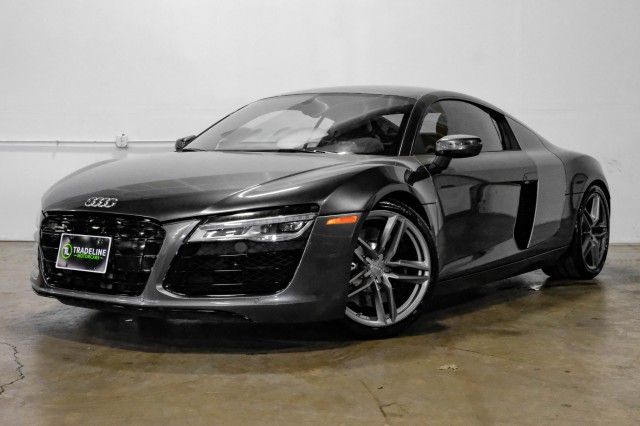 Photo 1 VIN: WUAAUAFG7EN001176 - AUDI R8 