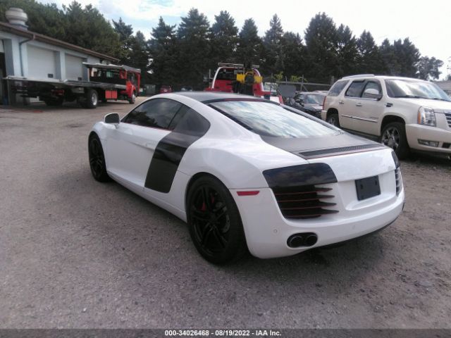 Photo 2 VIN: WUAAUAFG8CN002656 - AUDI R8 