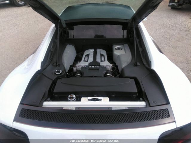 Photo 9 VIN: WUAAUAFG8CN002656 - AUDI R8 