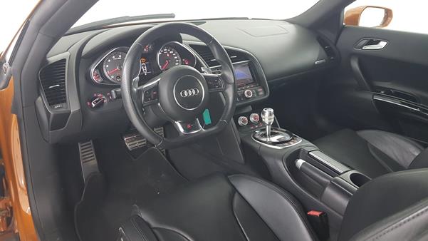 Photo 11 VIN: WUAAUBFG9FN000120 - AUDI R8 