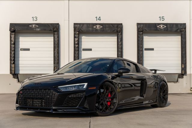 Photo 9 VIN: WUABAAFX2M7900401 - AUDI R8 COUPE 