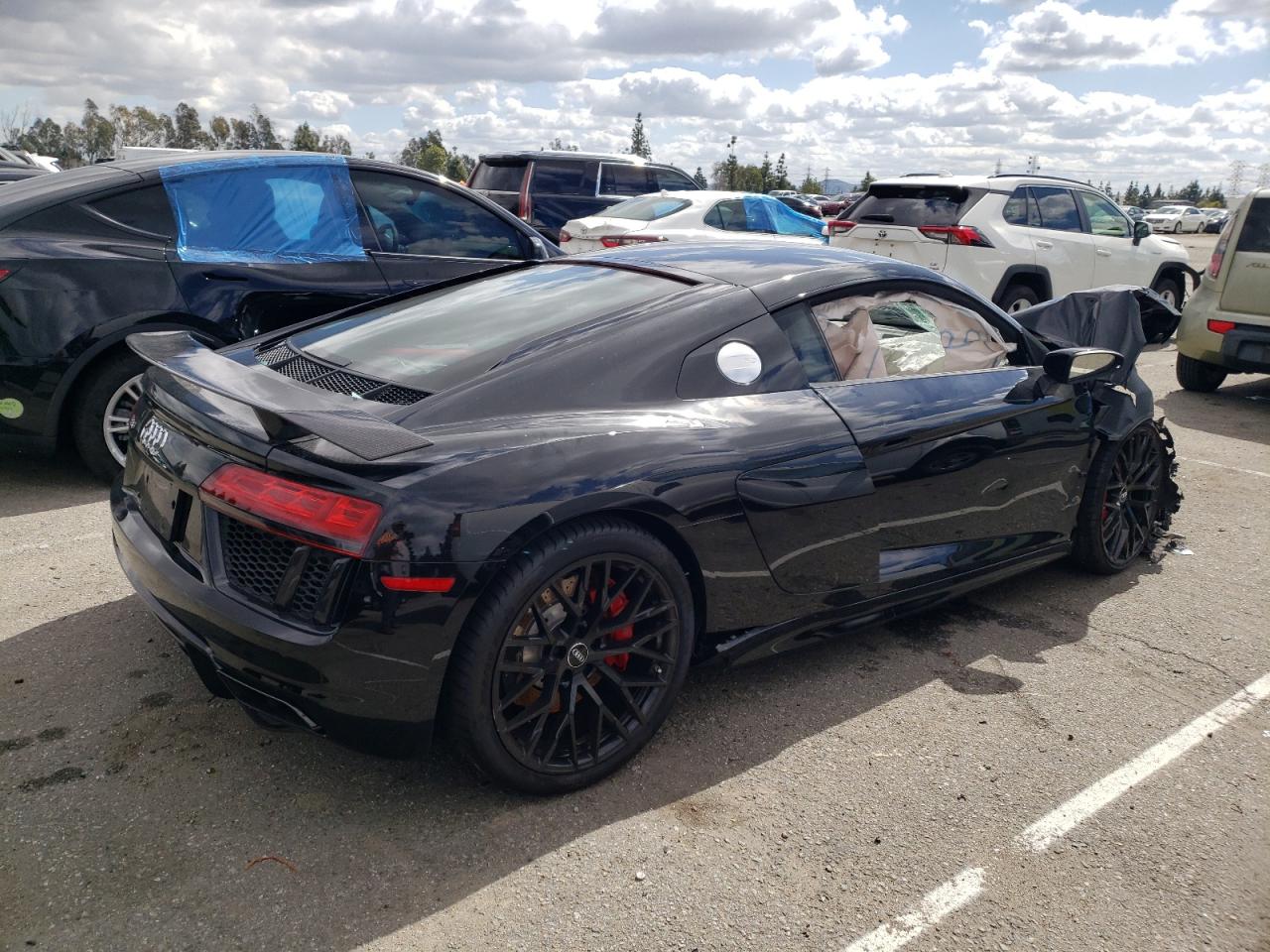 Photo 2 VIN: WUABAAFX7J7901894 - AUDI R8 