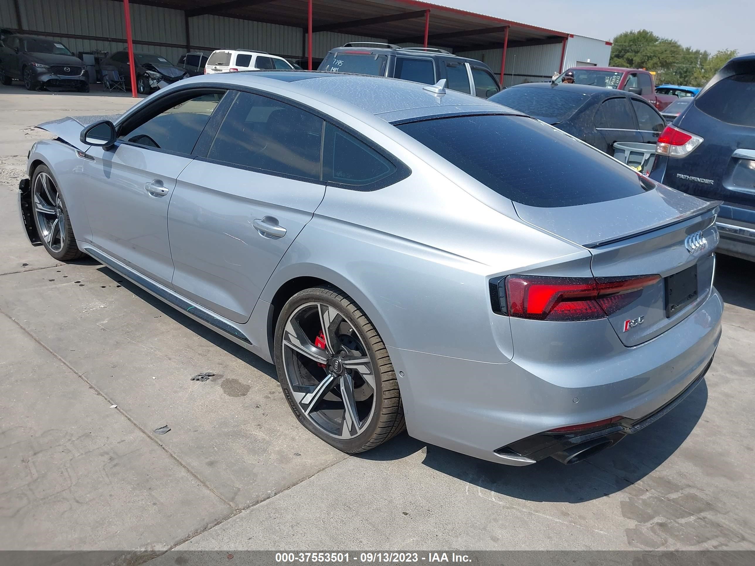 Photo 2 VIN: WUABWCF57KA903225 - AUDI RS5 