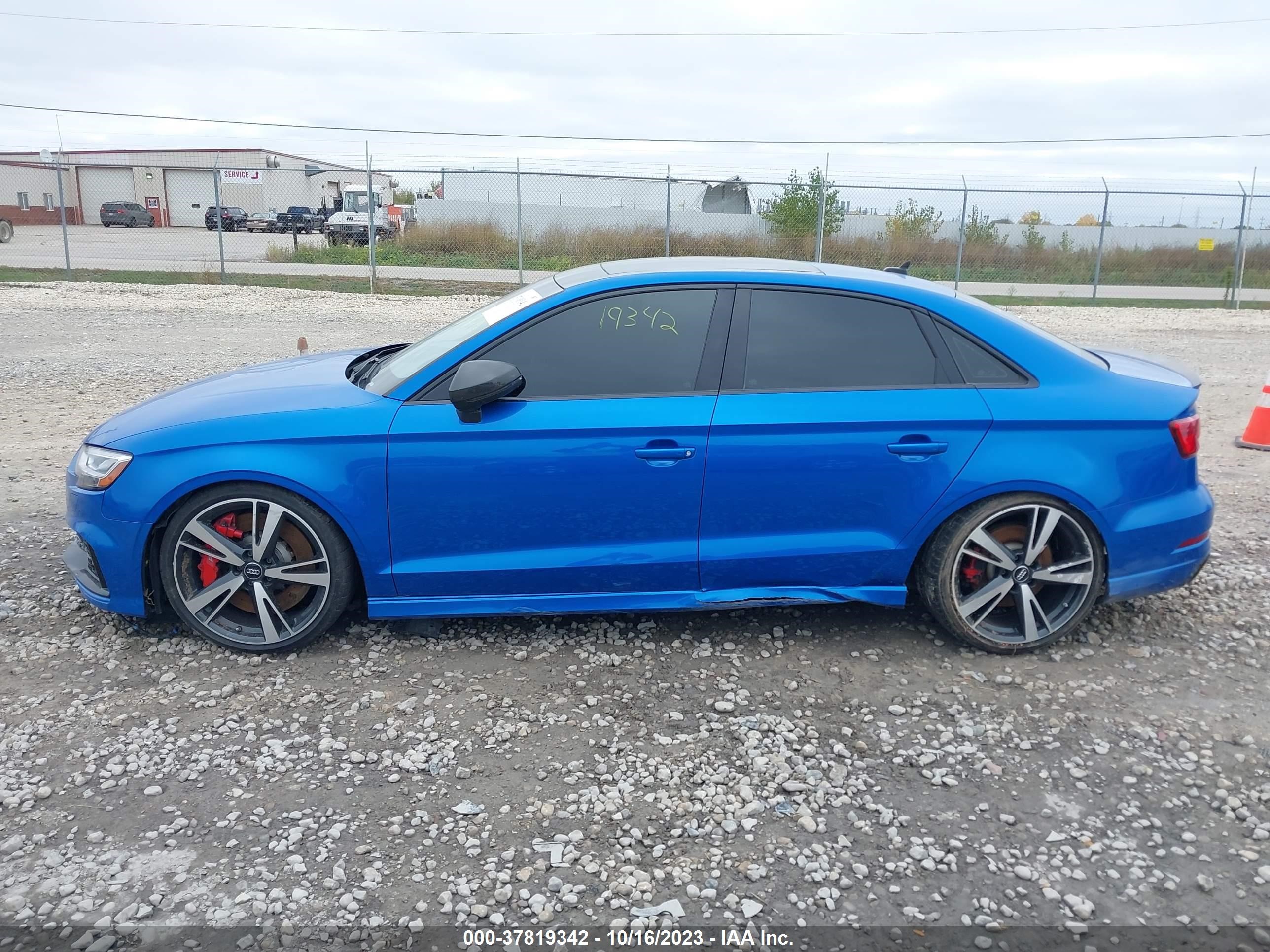 Photo 13 VIN: WUABWGFF1LA905876 - AUDI RS3 