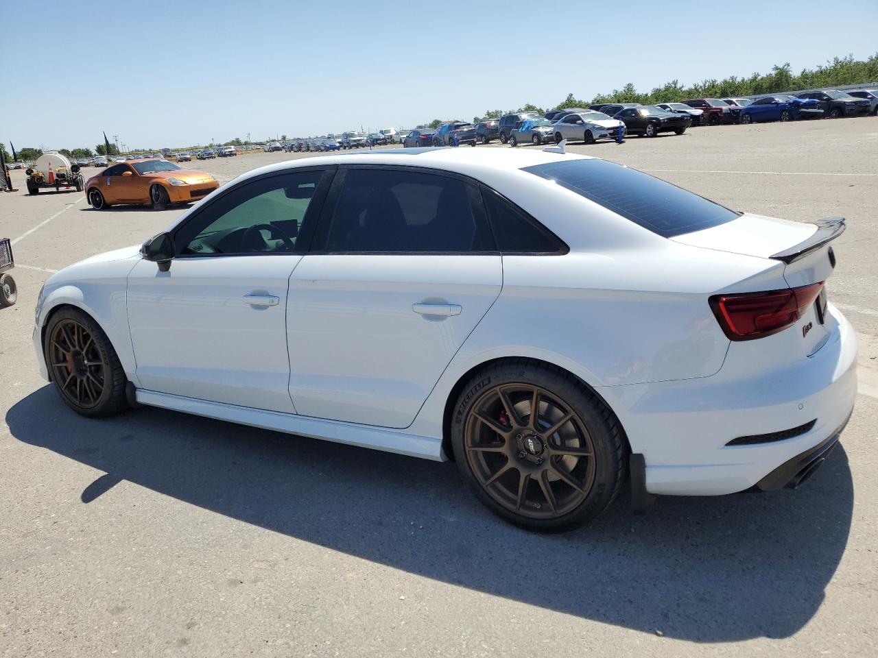 Photo 1 VIN: WUABWGFF4J1904136 - AUDI RS3 