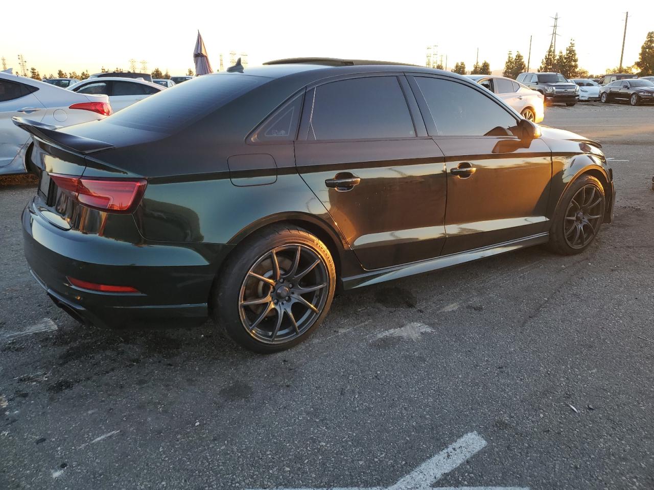 Photo 2 VIN: WUABWGFF5J1900726 - AUDI RS3 