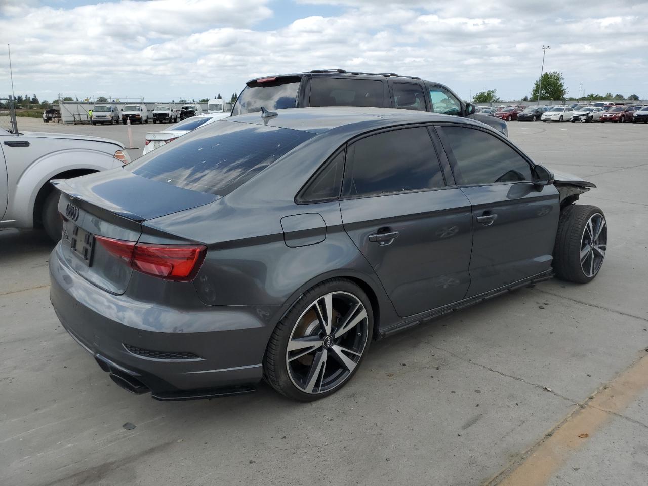 Photo 2 VIN: WUABWGFF5J1904842 - AUDI RS3 