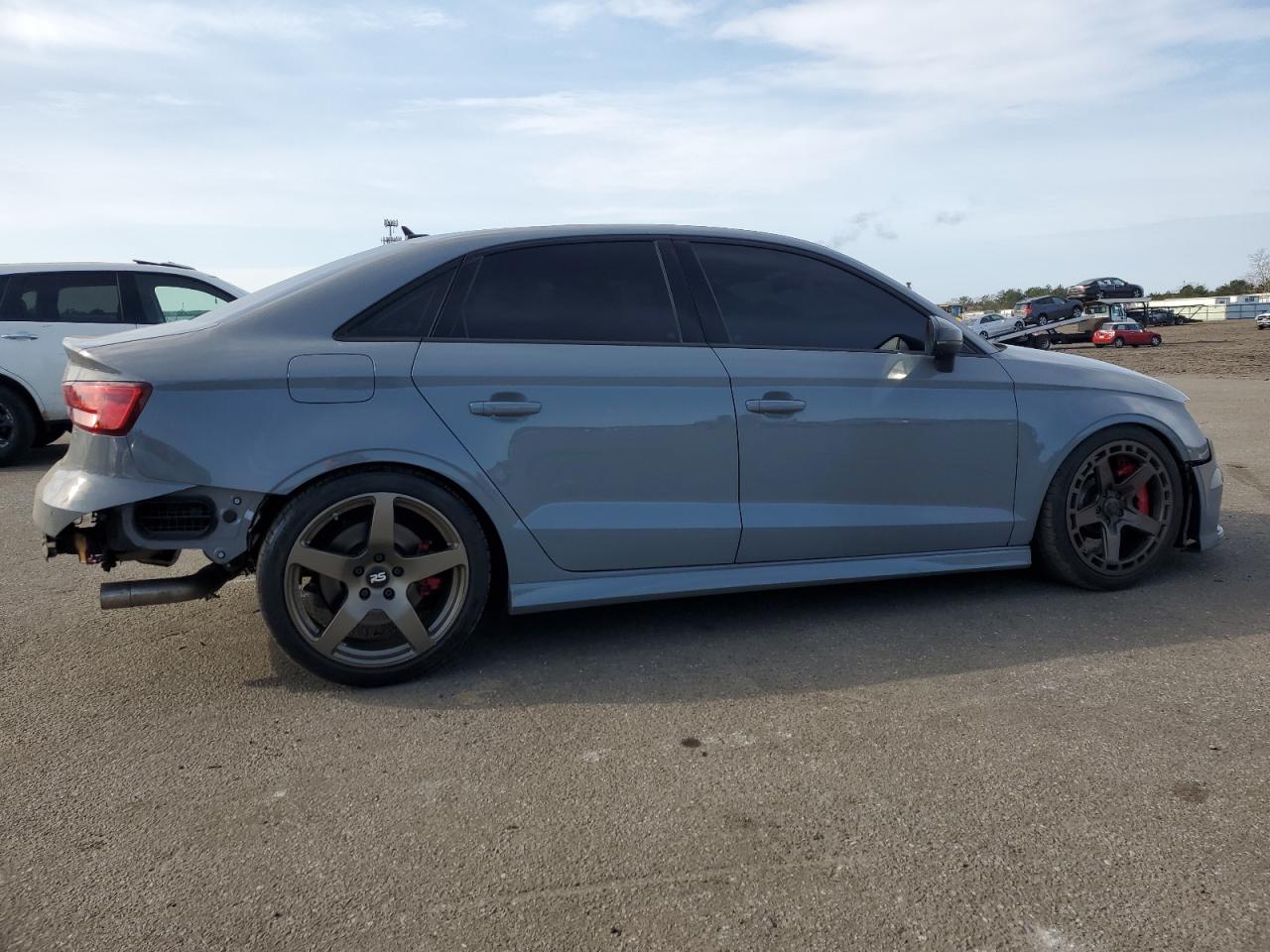 Photo 2 VIN: WUABWGFF9KA906868 - AUDI RS3 