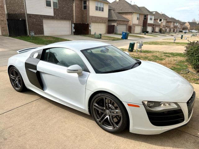 Photo 1 VIN: WUAENAFG2BN002259 - AUDI R8 