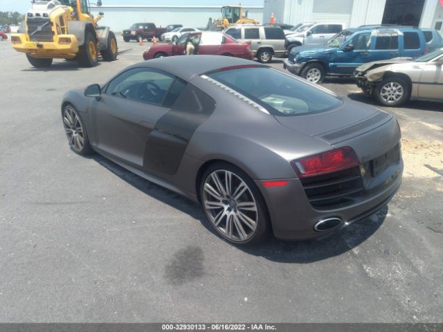 Photo 2 VIN: WUAENAFG4CN000627 - AUDI R8 