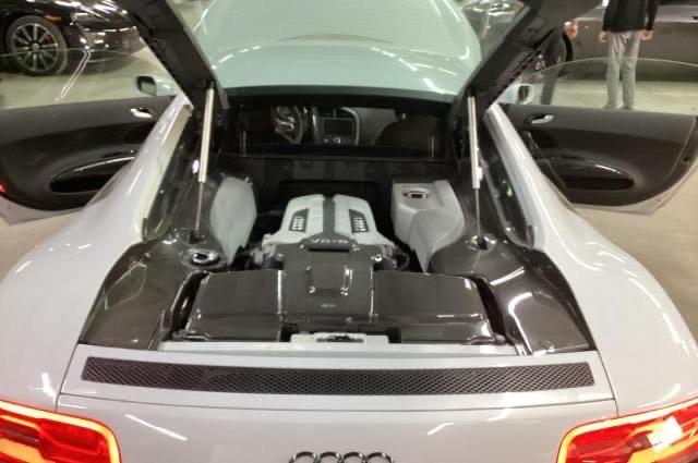 Photo 6 VIN: WUAFUAFGXEN000318 - AUDI R8 