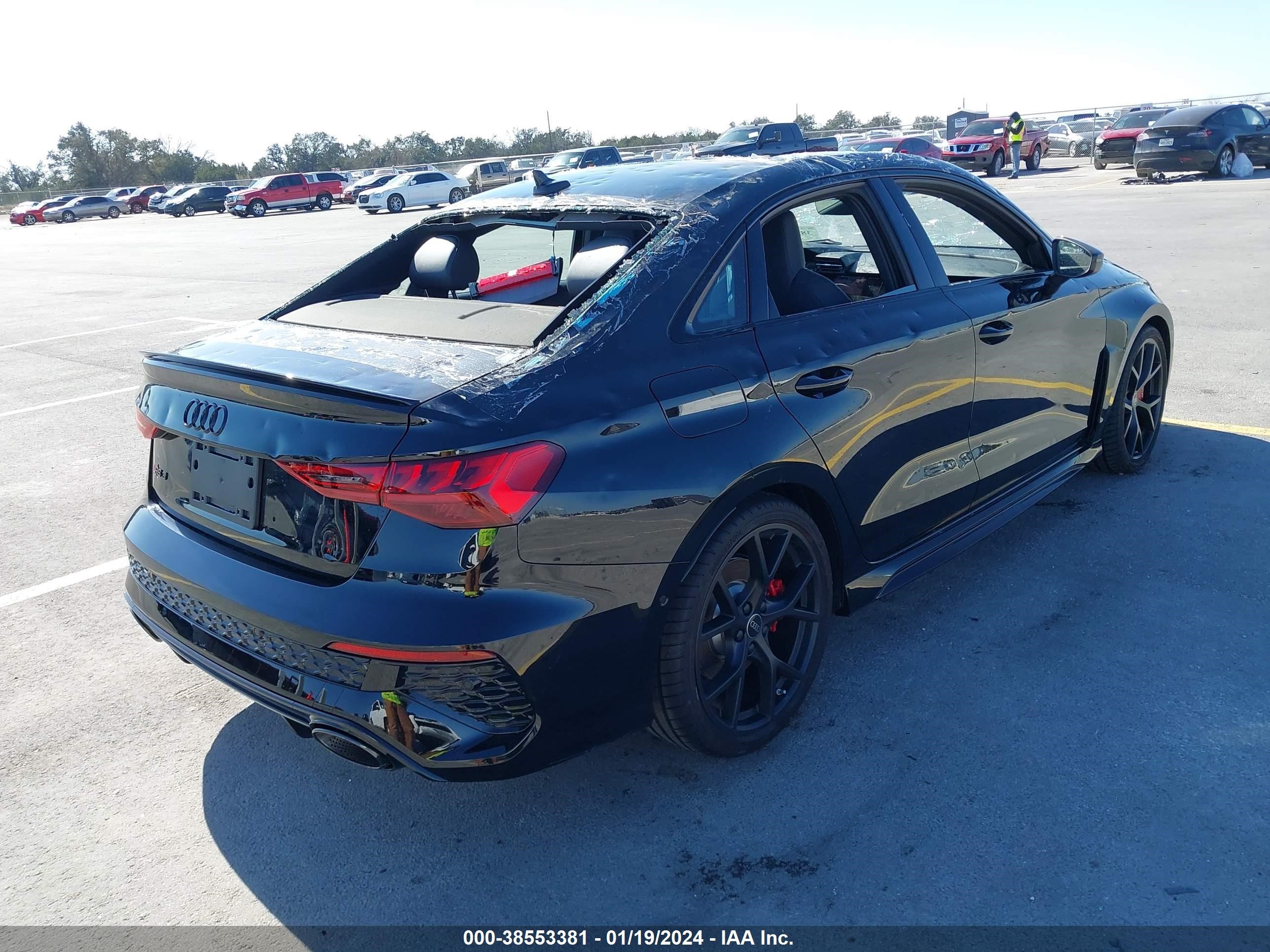 Photo 3 VIN: WUAG4DGY3RA900617 - AUDI RS3 