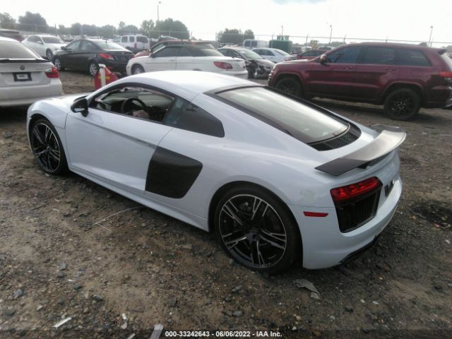 Photo 2 VIN: WUAKBAFX2H7903740 - AUDI R8 