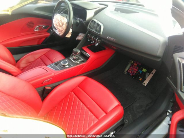 Photo 4 VIN: WUAKBAFX2H7903740 - AUDI R8 