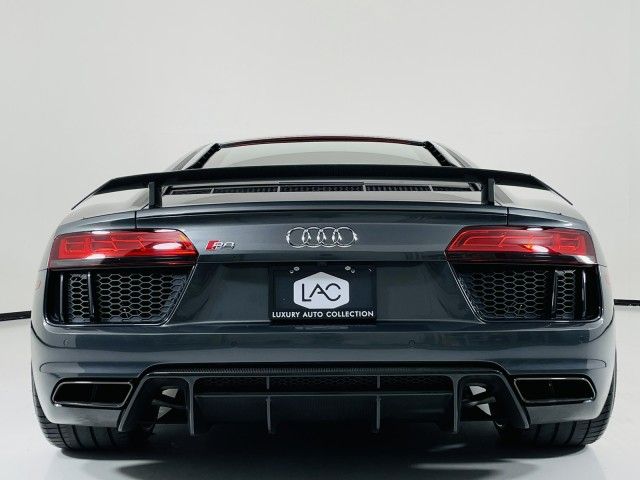 Photo 3 VIN: WUAKBAFX2H7903964 - AUDI R8 