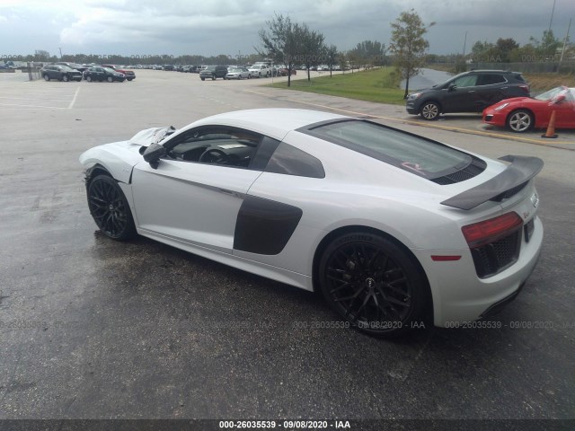 Photo 2 VIN: WUAKBAFX3J7902439 - AUDI R8 COUPE 