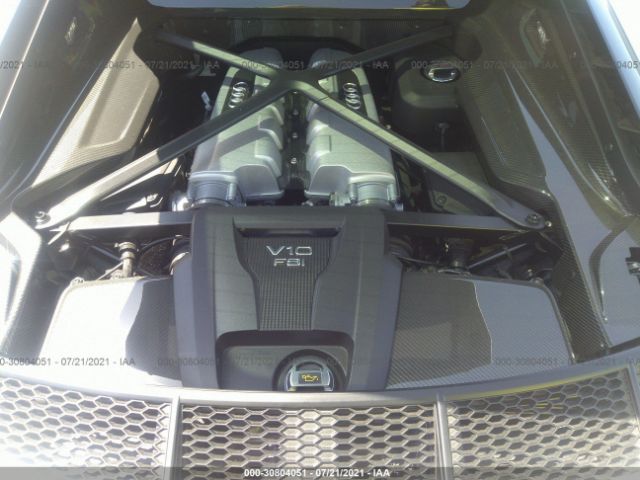 Photo 9 VIN: WUAKBAFX4M7901045 - AUDI R8 COUPE 