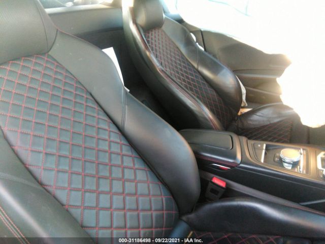 Photo 7 VIN: WUAKBAFX7H7903300 - AUDI R8 