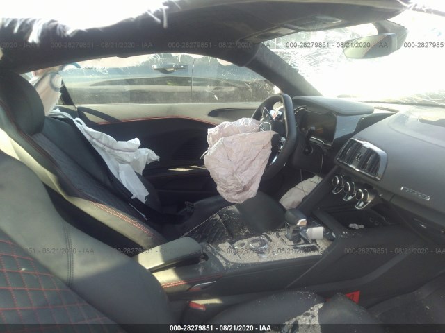 Photo 4 VIN: WUAKBAFX8J7902176 - AUDI R8 COUPE 