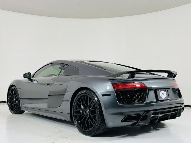 Photo 4 VIN: WUAKBAFXXH7902626 - AUDI R8 