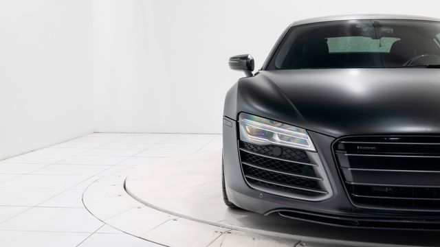 Photo 9 VIN: WUAKNAFG6EN000733 - AUDI R8 