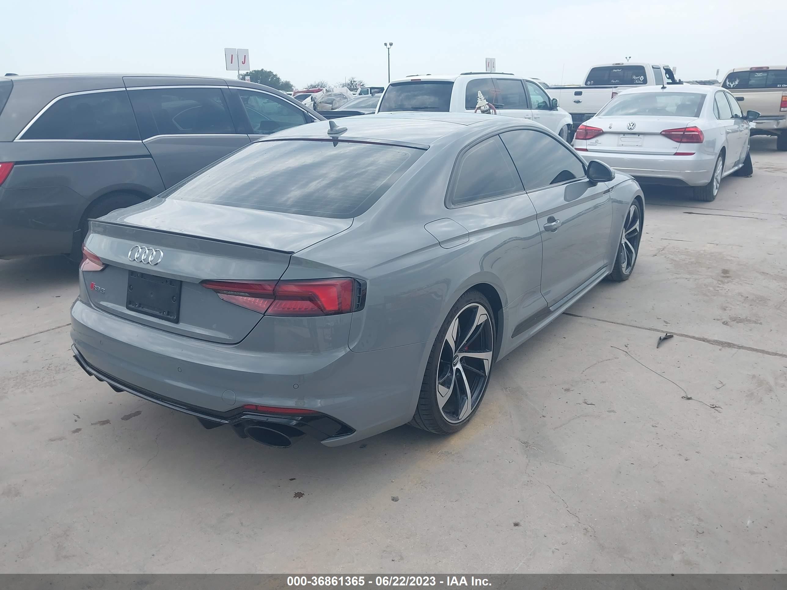 Photo 3 VIN: WUAPWAF51JA904105 - AUDI RS5 