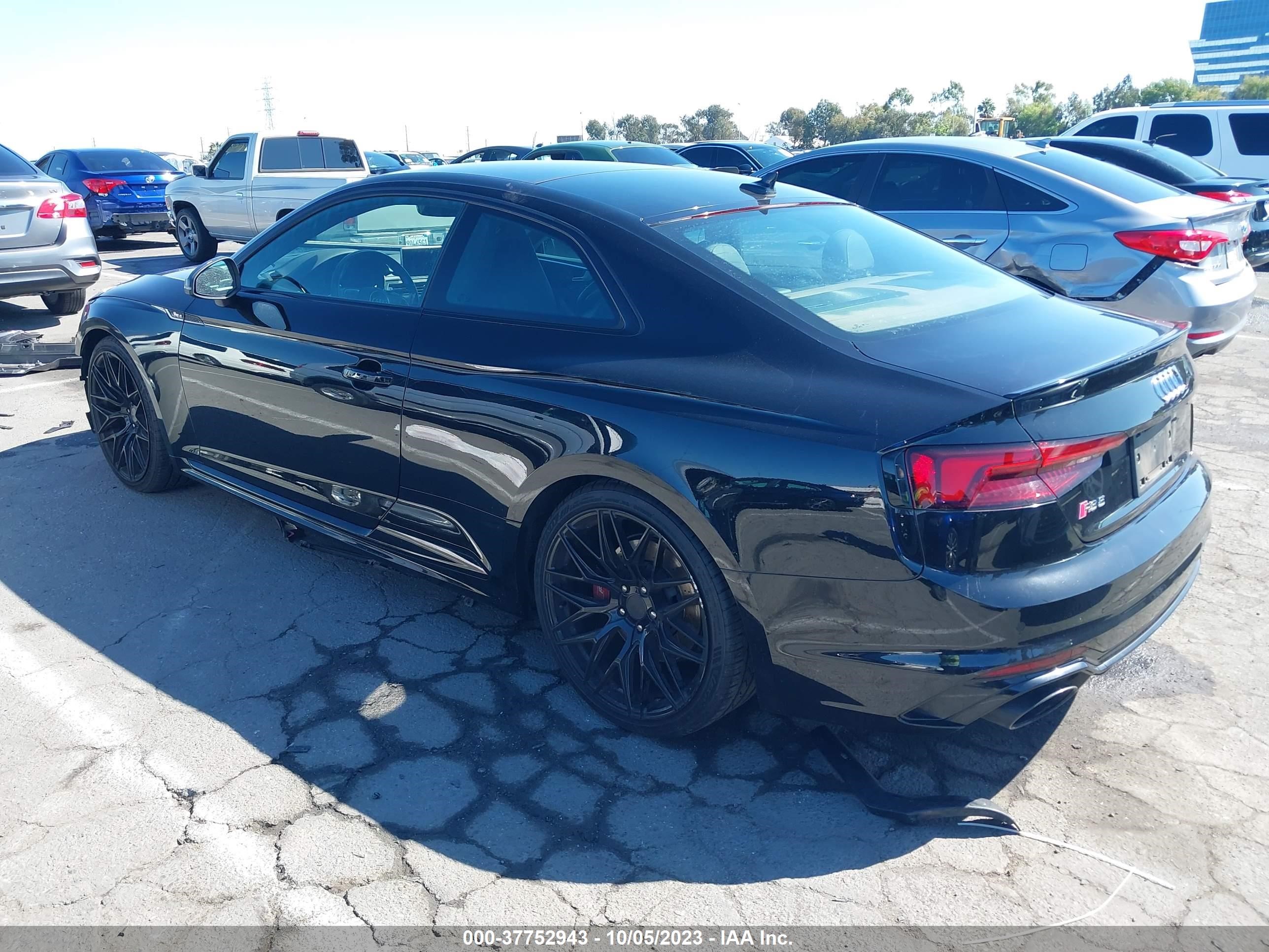 Photo 2 VIN: WUAPWAF55JA903779 - AUDI RS5 