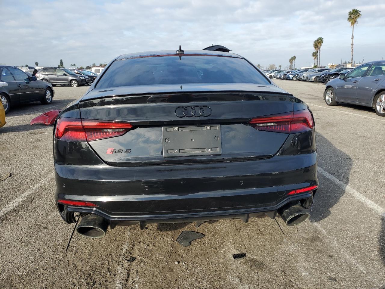 Photo 5 VIN: WUAPWAF57JA905114 - AUDI RS5 