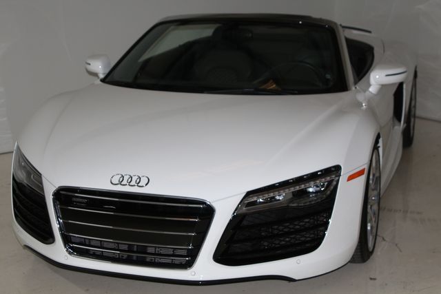 Photo 2 VIN: WUASNAFG6EN001039 - AUDI R8 