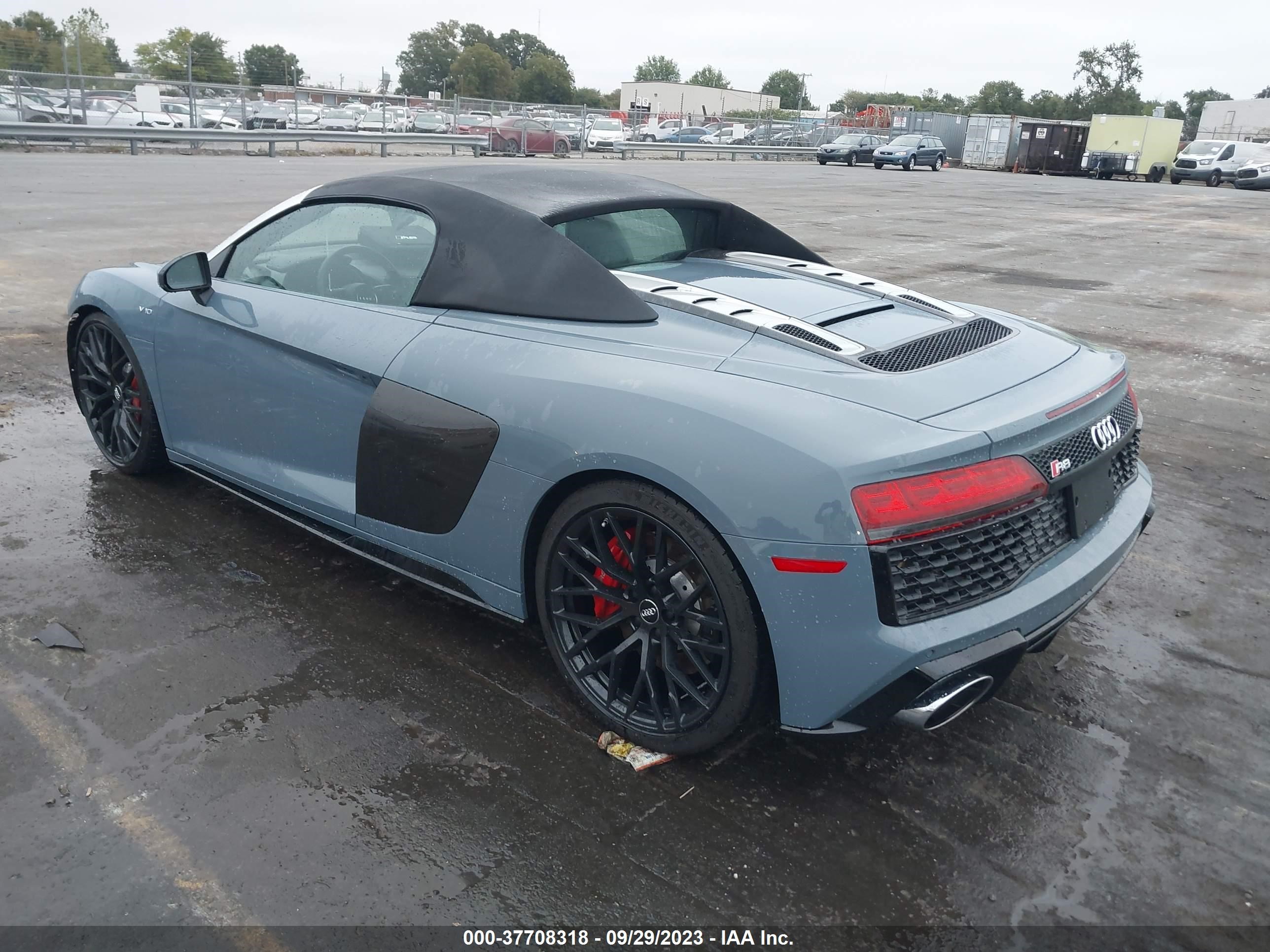 Photo 2 VIN: WUAVECFX4L7900119 - AUDI R8 