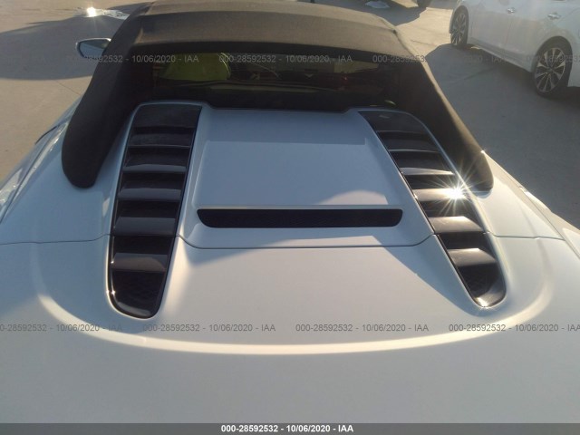 Photo 9 VIN: WUAVNAFG1F7001677 - AUDI R8 