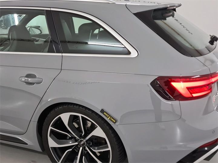 Photo 23 VIN: WUAZZZF47JA902106 - AUDI RS4 AVANT 