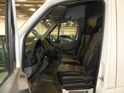 Photo 6 VIN: WV1ZZZ2EZF6002079 - VOLKSWAGEN CRAFTER 35 FOURGON MWB HR DSL - 2011 